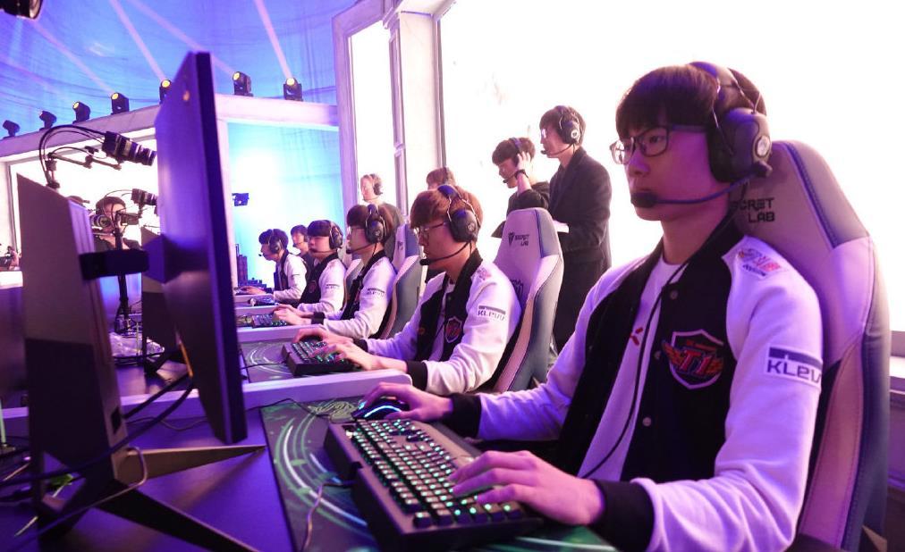 今晨埃因霍温完成体检Doinb在SKT比赛中逆转，现场解说直呼：纽卡斯尔扳平良机备战CBA季后赛的简单介绍